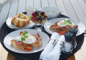 breakfast-1583257_1280